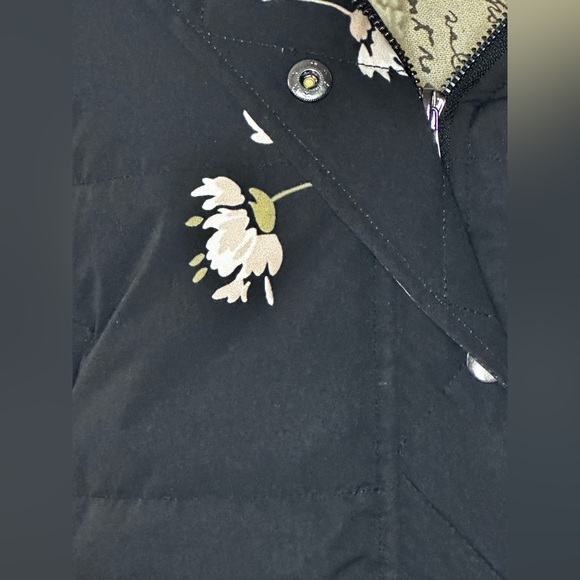 Saltwater Lux Floral Black Puffer Jacket- Sz Medium - Picture 2 of 10